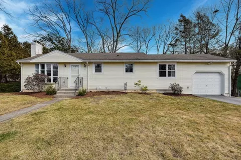 23 Kinglet Dr, Shrewsbury, MA 01545
