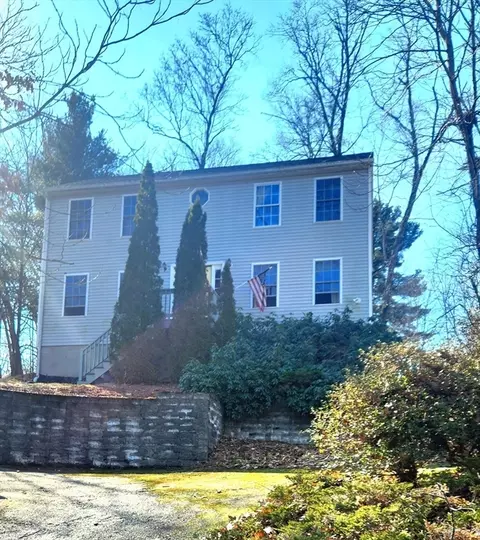 92 Boyce St, Auburn, MA 01501