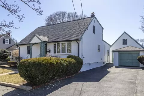 22 Macarthur Cir, Peabody, MA 01960