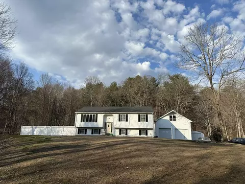 174 Charlton St, Oxford, MA 01540