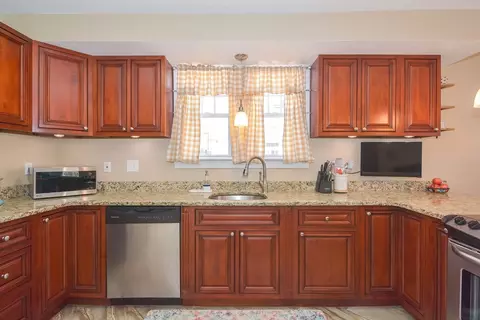 Kitchen - 62 Howland Ter, Worcester, MA 01602 photo 2 of 3