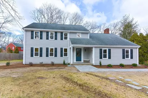 156 Raymond Hall Dr, North Attleboro, MA 02760