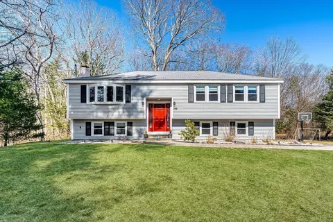 199 Ash St, Hopkinton, MA 01748