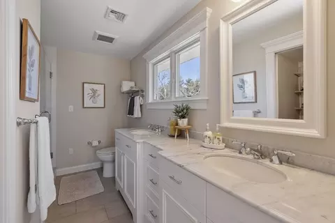 Bath - 15 Washington Dr, Acton, MA 01720 photo 2 of 4