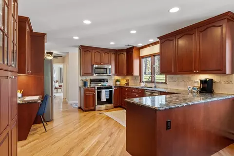 Kitchen - 15 Washington Dr, Acton, MA 01720 photo 3 of 5