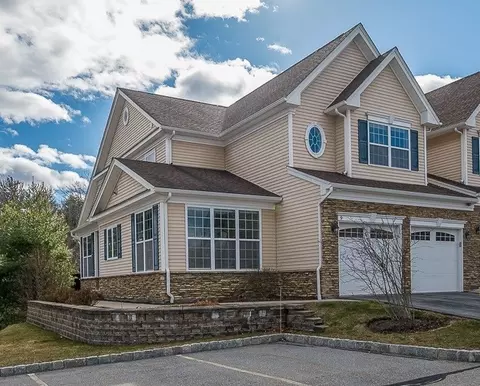 9 Bradford Cir #9, Marlborough, MA 01752