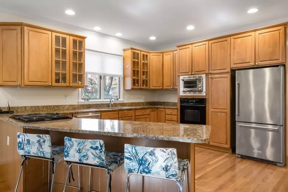 49 Florence St 49, Newton, MA 02467 29 Photos Movoto