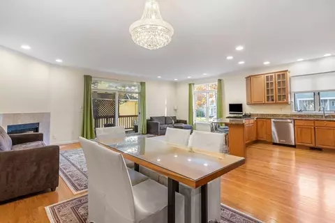49 Florence St #49, Newton, MA 02467