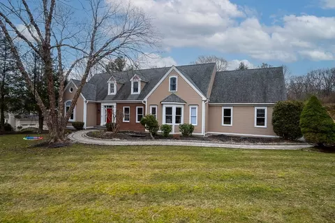 22 Wachusett View Dr, Westborough, MA 01581