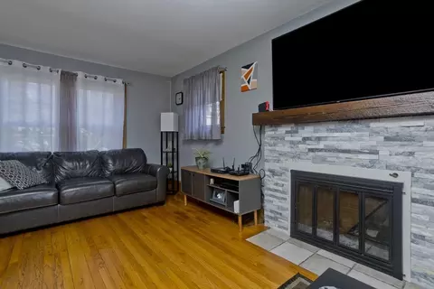 Living - 16 Athol St, Springfield, MA 01107 photo 2 of 3