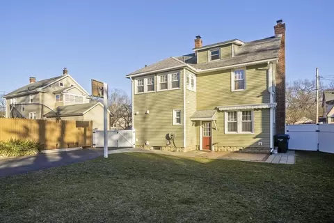 Exterior - 16 Athol St, Springfield, MA 01107 photo 4 of 5
