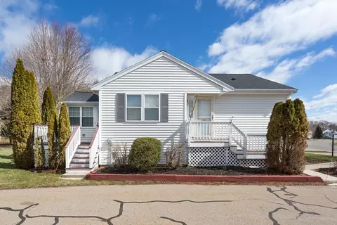 114 Crystal Water Dr #114, East Bridgewater, MA 02333