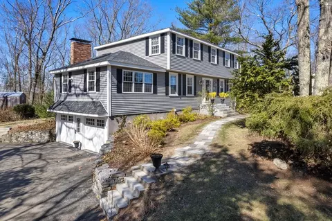 18 Crestview Dr, Millis, MA 02054 photo 2