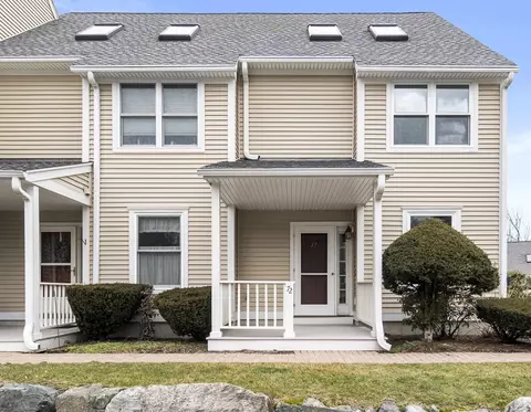 72 Hammond Pl #72, Woburn, MA 01801