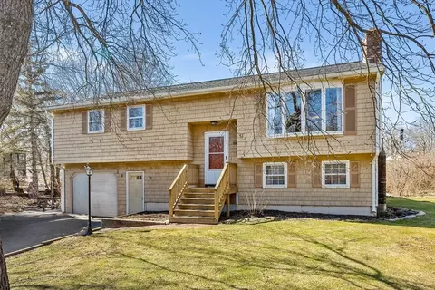 42 Richard Ave, Shrewsbury, MA 01545