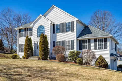 24 Carle Dr, Dracut, MA 01826
