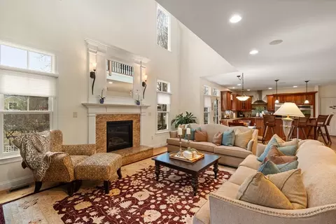 14 Carriage Ln, Wakefield, MA 01880