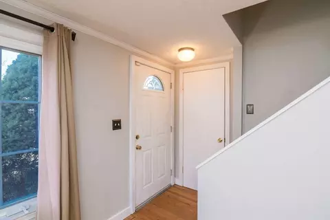 Entry Way - 55 Glenoak, Springfield, MA 01129 photo 4 of 5