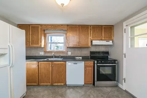 Kitchen - 55 Glenoak, Springfield, MA 01129 photo 2 of 2