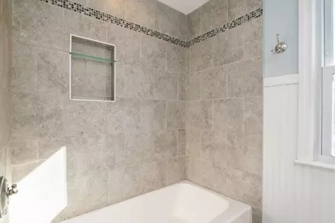 Bath - 55 Glenoak, Springfield, MA 01129 photo 2 of 3