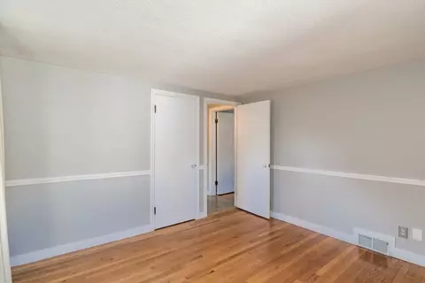 Entry Way - 55 Glenoak, Springfield, MA 01129 photo 3 of 5