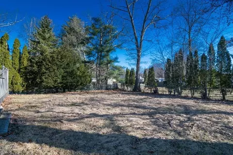 Exterior - 55 Glenoak, Springfield, MA 01129 photo 9 of 10