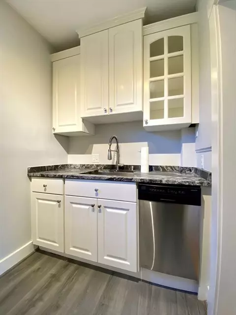 Kitchen - 37 E Main St, Gloucester, MA 01930 photo 6 of 8