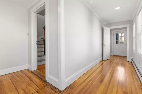 Entry Way - 37 E Main St, Gloucester, MA 01930 photo 5 of 6