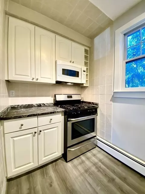 Kitchen - 37 E Main St, Gloucester, MA 01930 photo 5 of 8