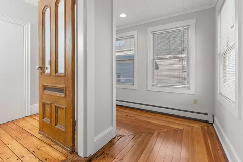 Entry Way - 37 E Main St, Gloucester, MA 01930 photo 3 of 6