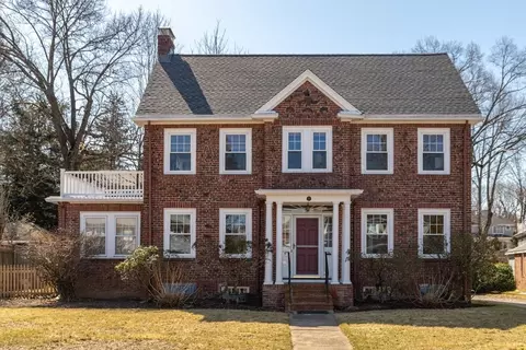 15 Angier Cir, Newton, MA 02466