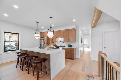 19 Hanson St #1, Somerville, MA 02143