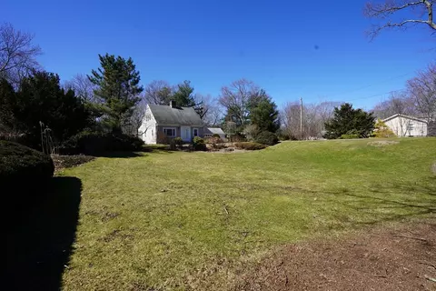 118 Berwick Rd, Attleboro, MA 02703 photo 4
