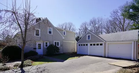 118 Berwick Rd, Attleboro, MA 02703 photo 2
