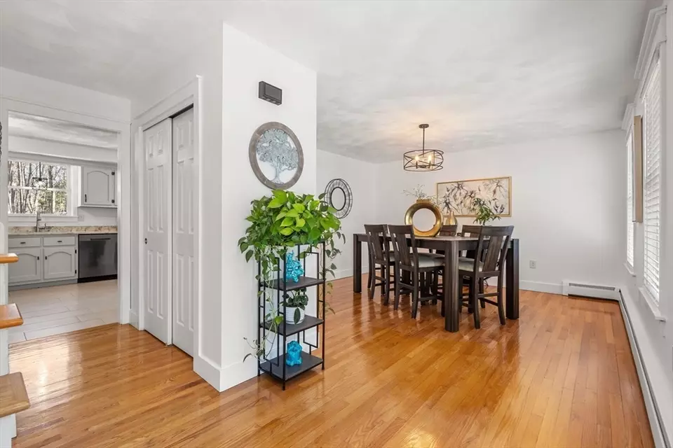 Entry Way - 5 High Oaks Path, Pepperell, MA 01463 photo 3 of 4