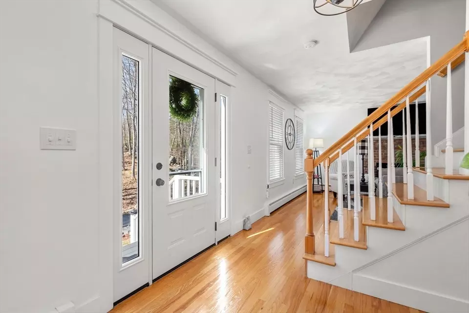 Entry Way - 5 High Oaks Path, Pepperell, MA 01463 photo 1 of 4