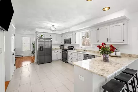 Kitchen - 5 High Oaks Path, Pepperell, MA 01463 photo 1 of 4