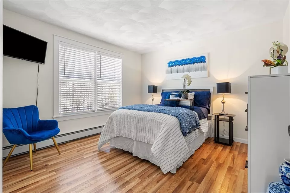 Bedroom - 5 High Oaks Path, Pepperell, MA 01463 photo 3 of 4