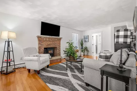 Living - 5 High Oaks Path, Pepperell, MA 01463 photo 1 of 6