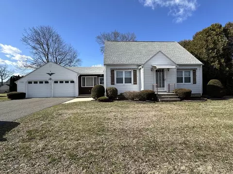 540 Cooper St, Agawam, MA 01001