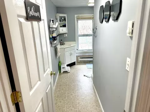 Bath - 76 Everton Ave, Worcester, MA 01604 photo 1 of 3