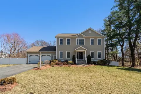8 Smith Dr, Westwood, MA 02090