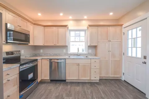 46 Main St, Sutton, MA 01590 photo 2