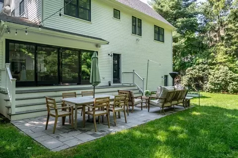 68 Crest Rd, Wellesley, MA 02482 photo 2