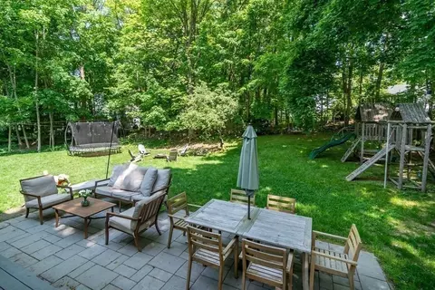 68 Crest Rd, Wellesley, MA 02482 photo 3