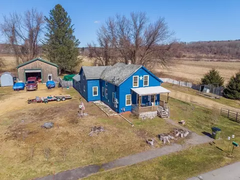 56 Front St, West Brookfield, MA 01585