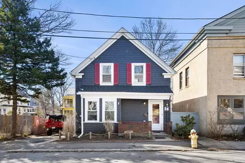12 Cliff St, Salem, MA 01970