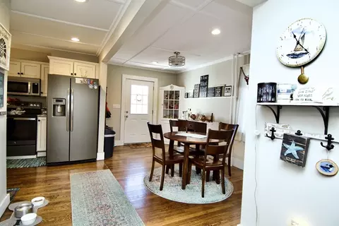 25 Perkins St, Gloucester, MA 01930 photo 3