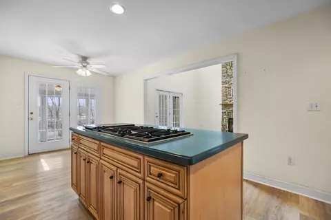 496 E Central St, Franklin, MA 02038 photo 11