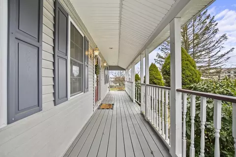 496 E Central St, Franklin, MA 02038 photo 2